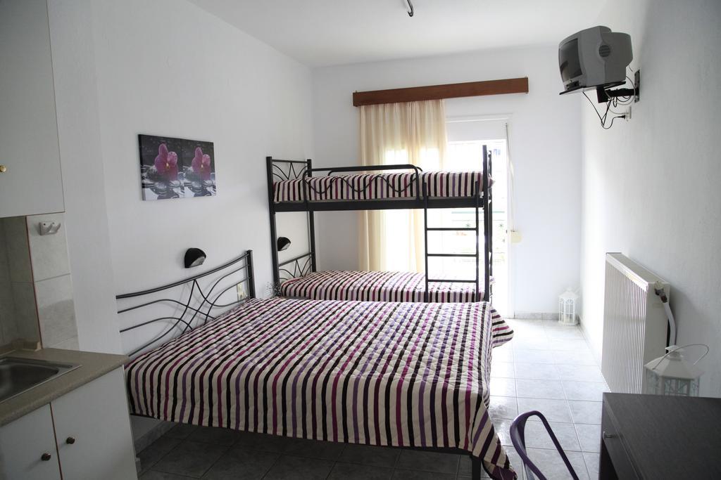 Vicky Rooms Paralia Dionysiou Room photo