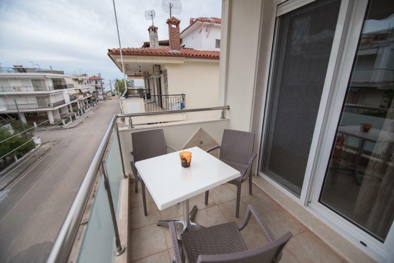 Vicky Rooms Paralia Dionysiou Exterior photo